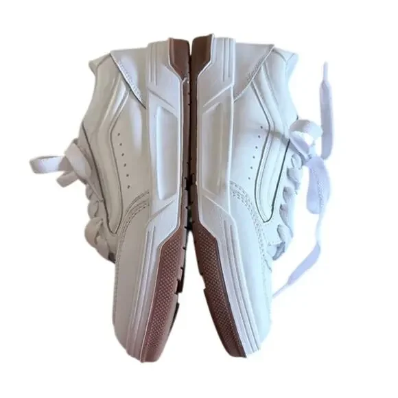 Vans White Low Top Sneakers Gum Sole Size 8 Women / 6.5 Men Classic Skater - Picture 8 of 8